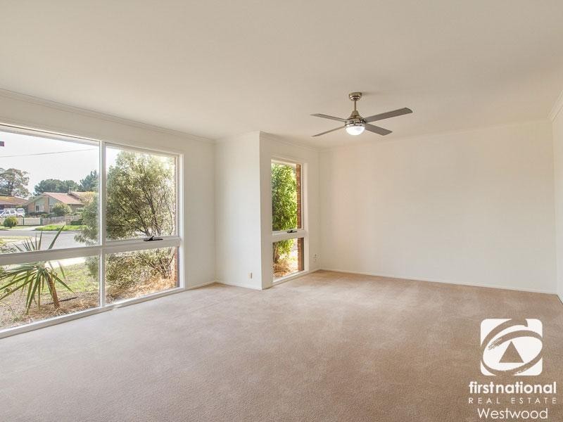 13 Sanderling Street, Werribee VIC 3030