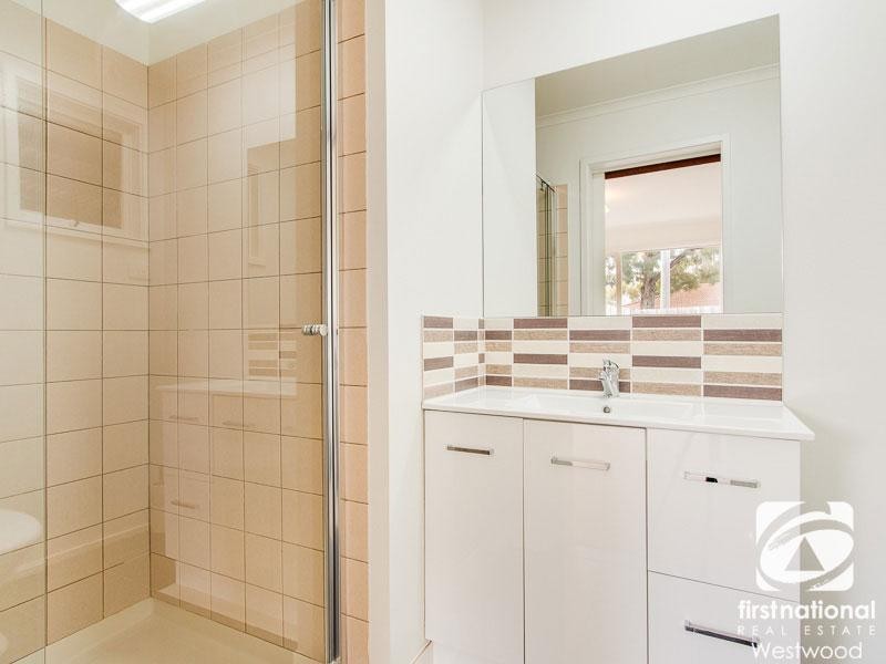 13 Sanderling Street, Werribee VIC 3030