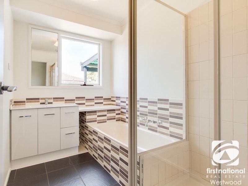 13 Sanderling Street, Werribee VIC 3030