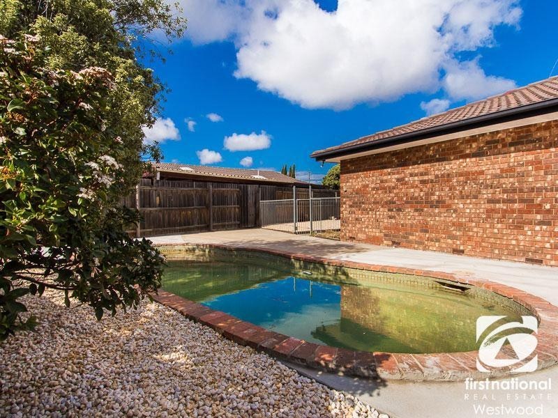 13 Sanderling Street, Werribee VIC 3030