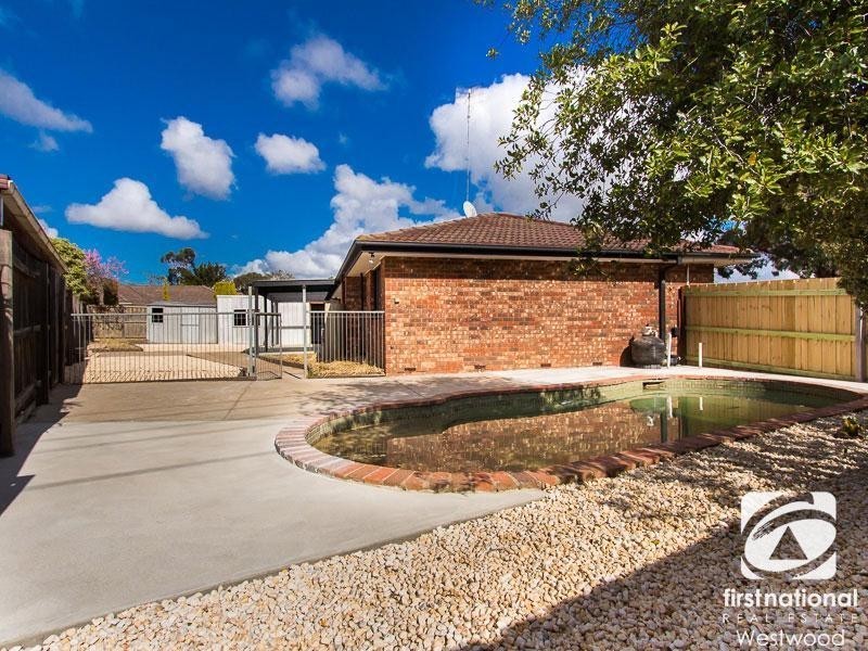 13 Sanderling Street, Werribee VIC 3030