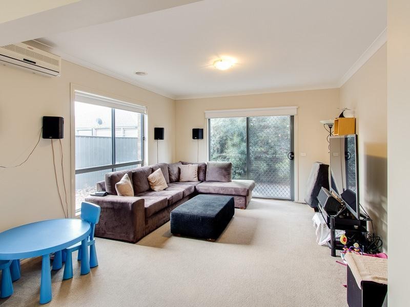 17 Inverell Parkway, Tarneit VIC 3029