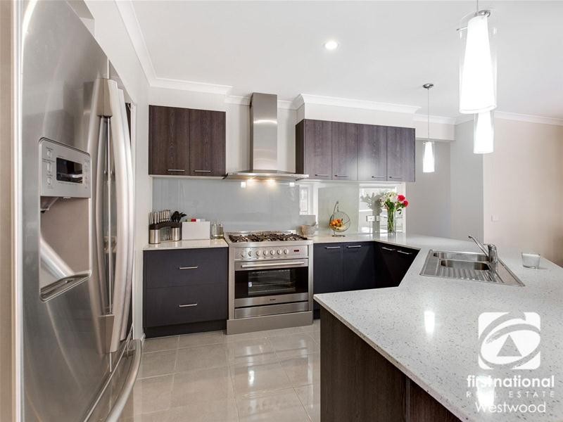 35 Kingbird Avenue, Tarneit VIC 3029