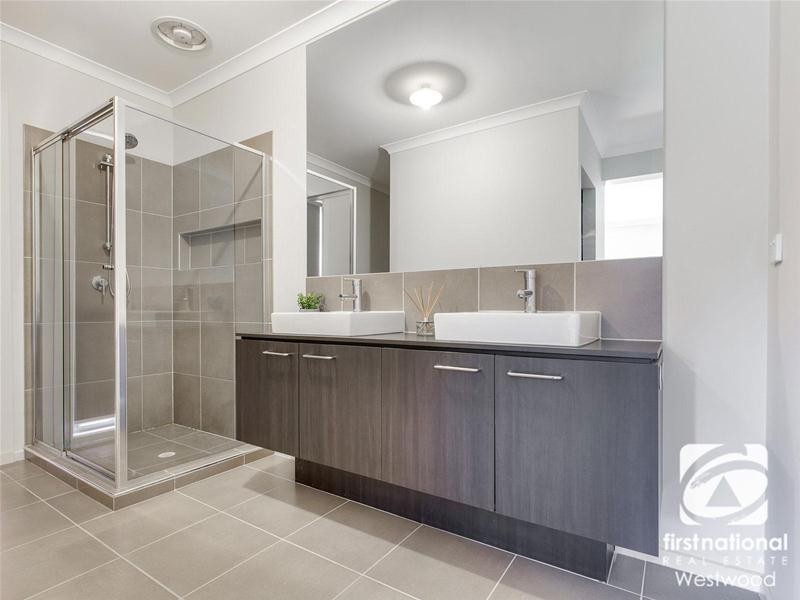 35 Kingbird Avenue, Tarneit VIC 3029