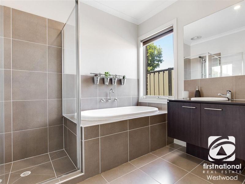 35 Kingbird Avenue, Tarneit VIC 3029