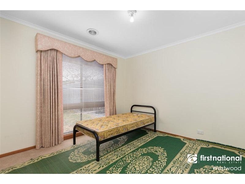 4/5 Deutgam Street, Werribee VIC 3030