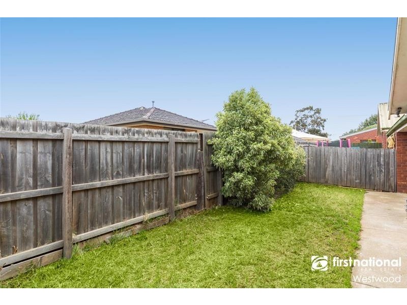 4/5 Deutgam Street, Werribee VIC 3030