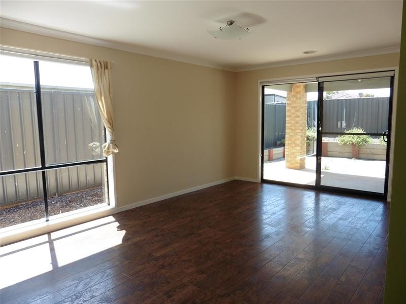 8 Fortescue Boulevard, Wyndham Vale VIC 3024