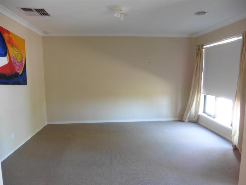 8 Fortescue Boulevard, Wyndham Vale VIC 3024