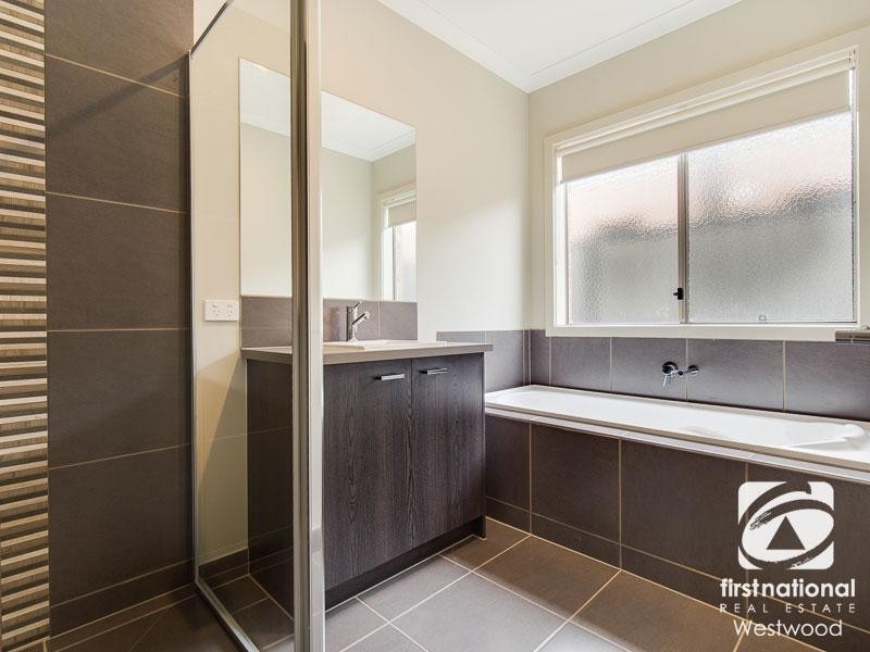 54 Rockgarden Drive, Truganina VIC 3029