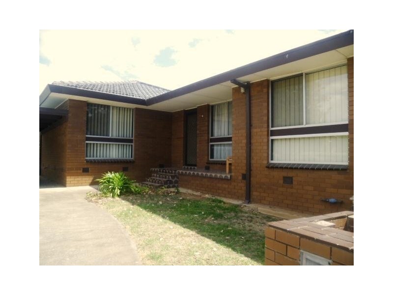 1/4 Nebo Court, Werribee VIC 3030