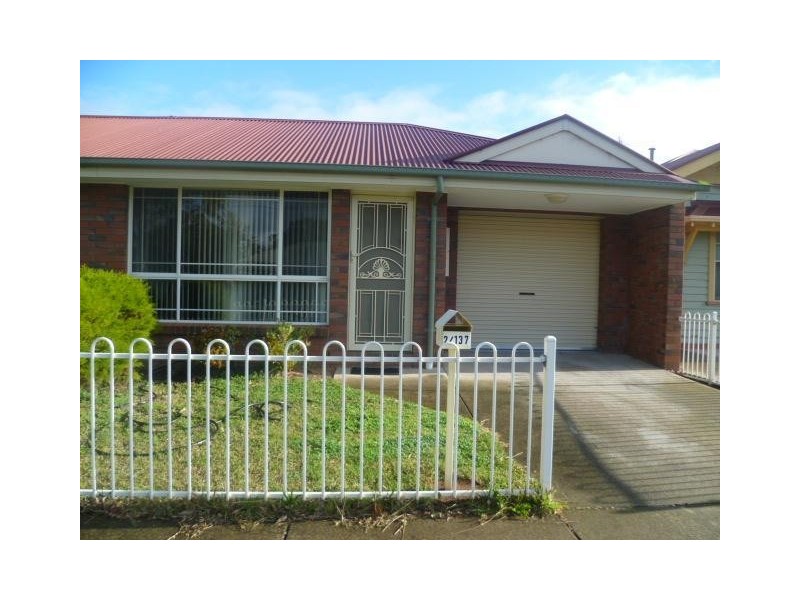 2/137 Greaves Street North, Werribee VIC 3030