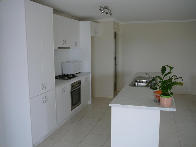 6 Ologhlen Drive, Wyndham Vale VIC 3024