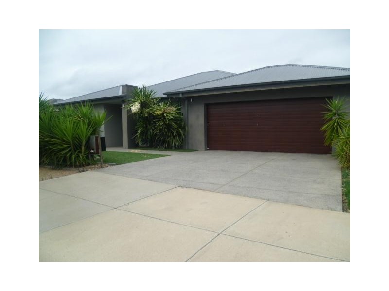 27 Tarango Drive, Point Cook VIC 3030