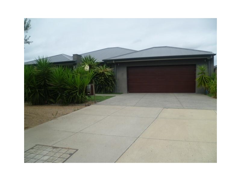 27 Tarango Drive, Point Cook VIC 3030