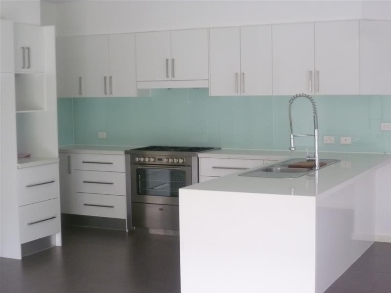 27 Tarango Drive, Point Cook VIC 3030