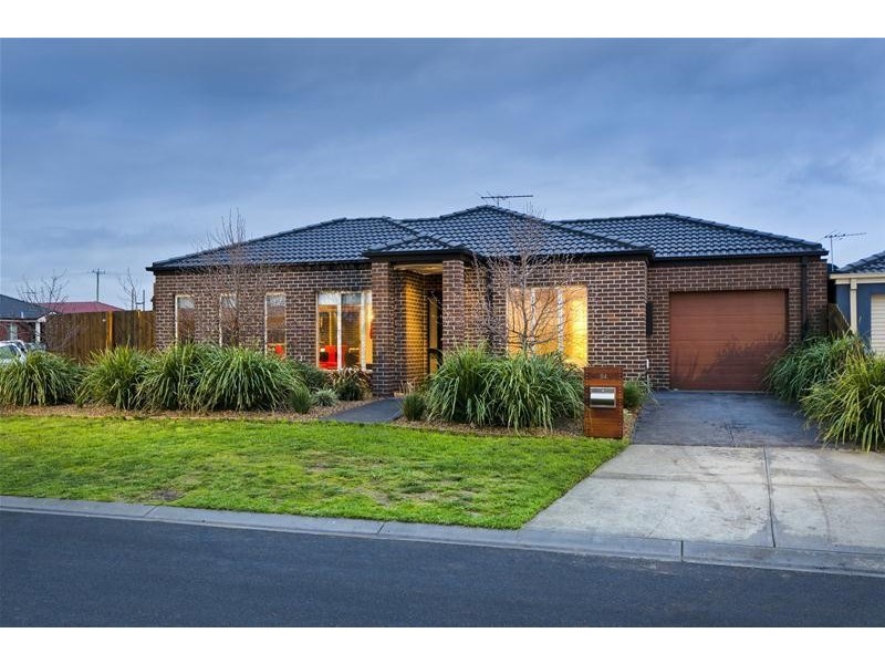 54 Finchley Park Crescent, Tarneit VIC 3029