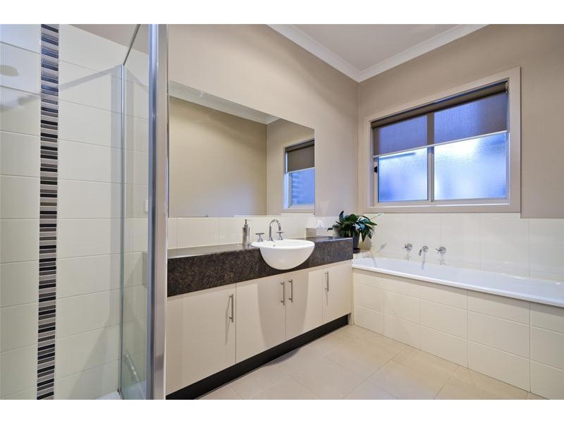 54 Finchley Park Crescent, Tarneit VIC 3029