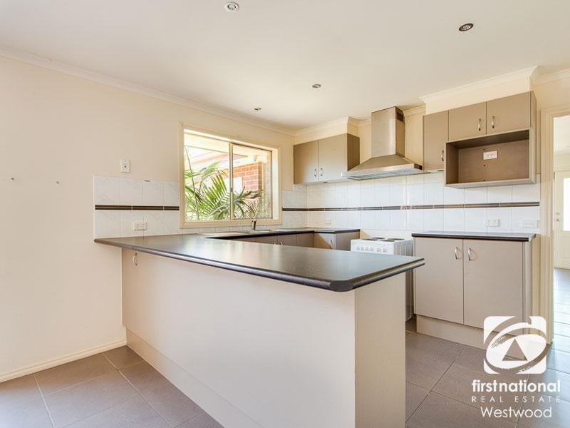 10 Bridlepath Drive, Truganina VIC 3029