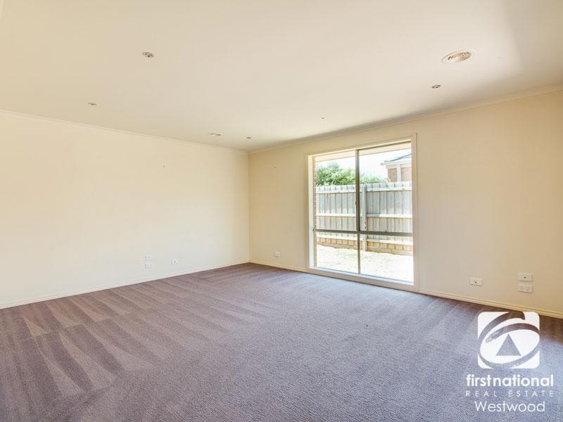 10 Bridlepath Drive, Truganina VIC 3029