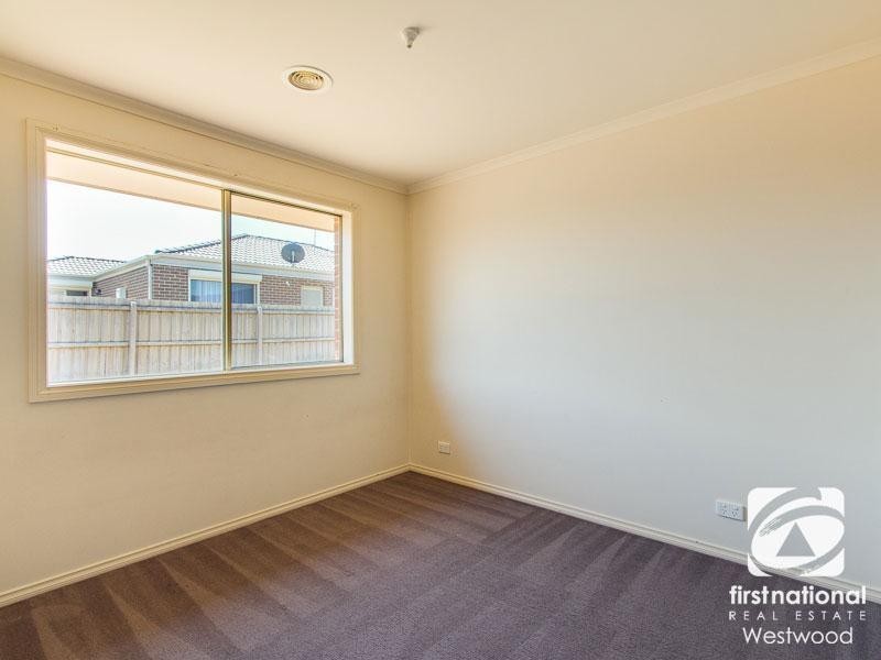 10 Bridlepath Drive, Truganina VIC 3029