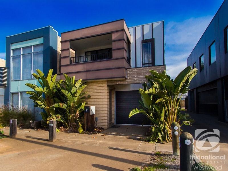7 Gladstone Place, Werribee VIC 3030