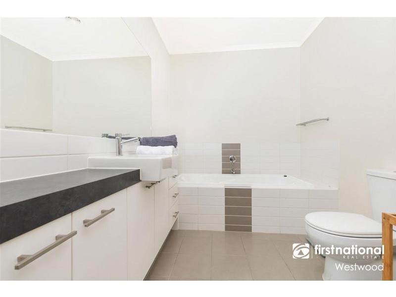 14 Picton Lane, Point Cook VIC 3030