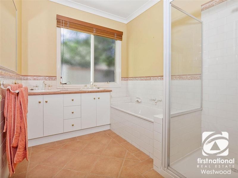 12 River Park Court, Werribee VIC 3030