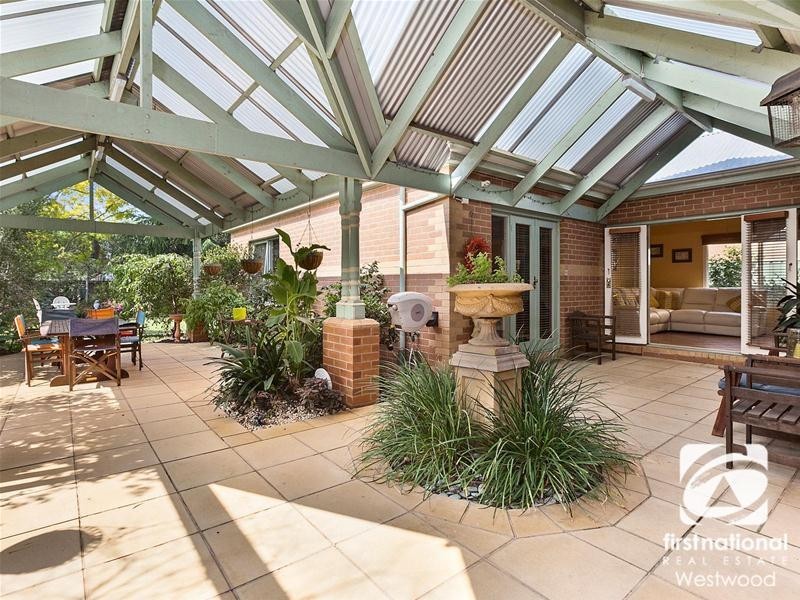 12 River Park Court, Werribee VIC 3030