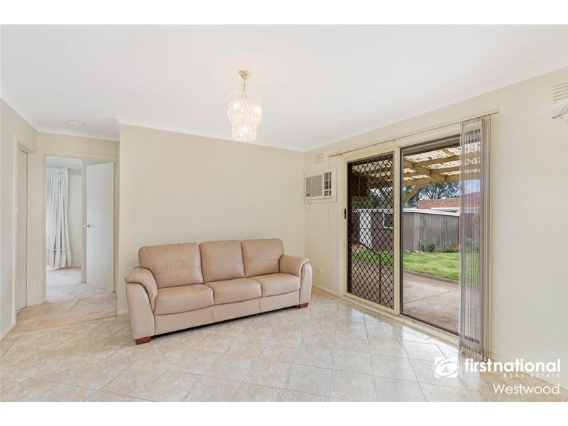 2 Manorvale Parade, Werribee VIC 3030