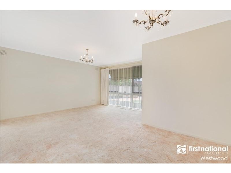 2 Manorvale Parade, Werribee VIC 3030