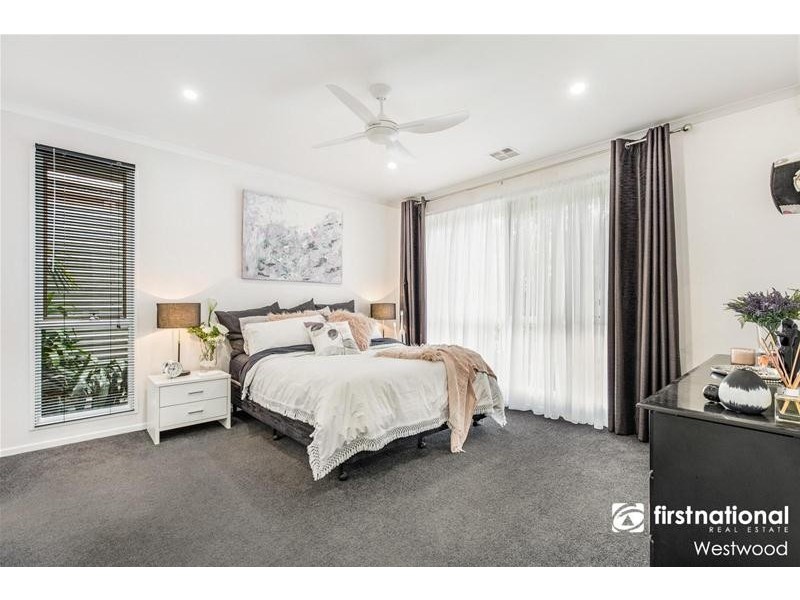 23 Outlook Drive, Werribee VIC 3030