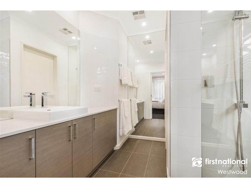 23 Outlook Drive, Werribee VIC 3030