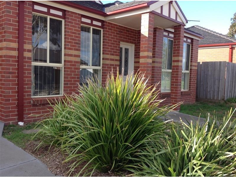 2/13 Bellinger Crescent, Wyndham Vale VIC 3024