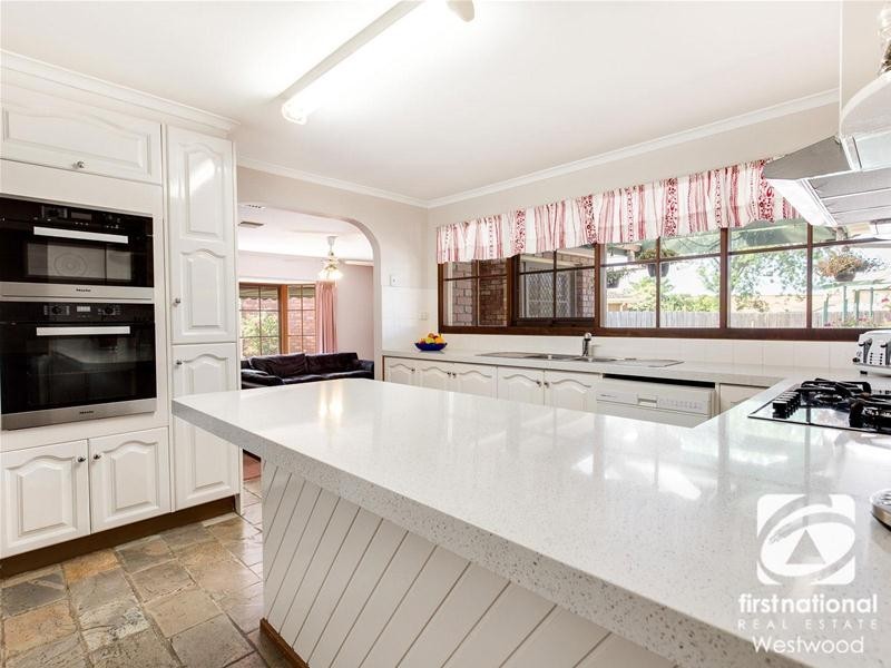 8 St Anns Court, Hoppers Crossing VIC 3029