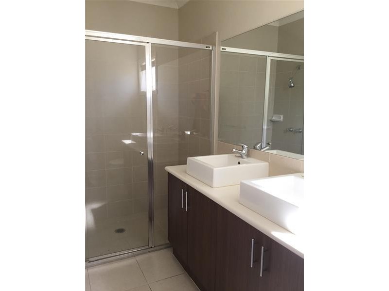 2/6 Bunya Place, Werribee VIC 3030