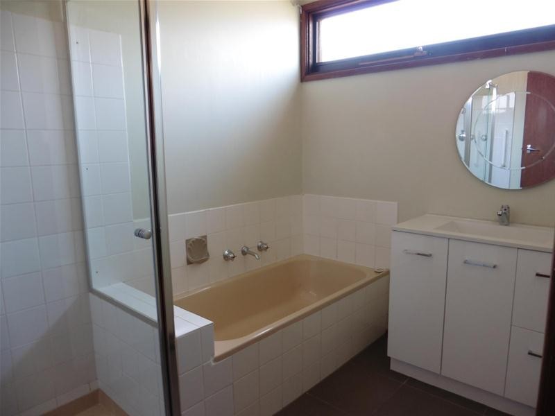 4A August Street, Werribee VIC 3030