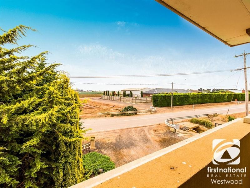 73 Cuttriss Road, Werribee South VIC 3030