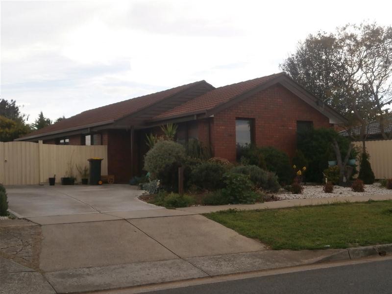 2 Hotham Crescent, Hoppers Crossing VIC 3029