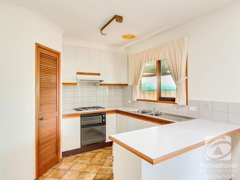 2/1 Mitta Court, Werribee VIC 3030