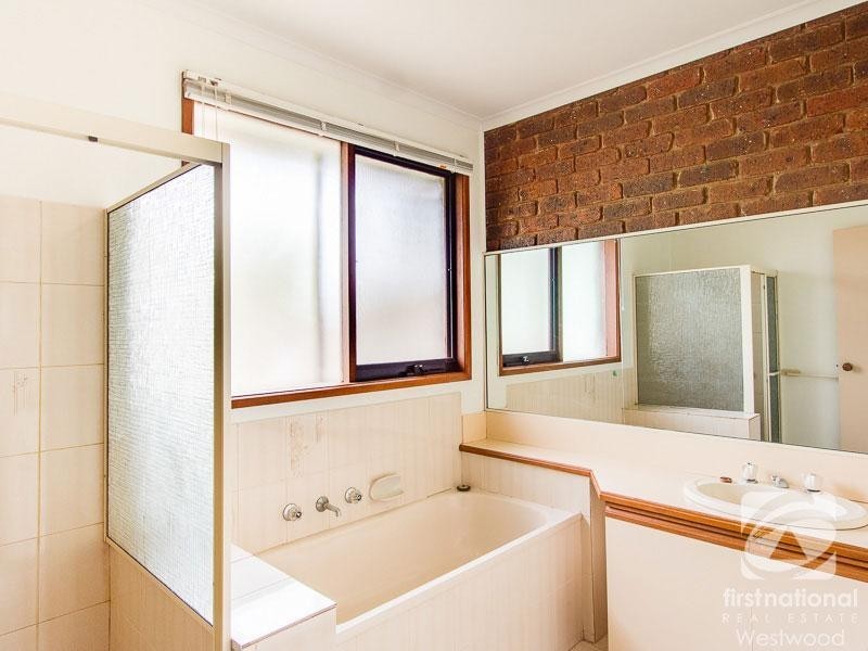 2/1 Mitta Court, Werribee VIC 3030