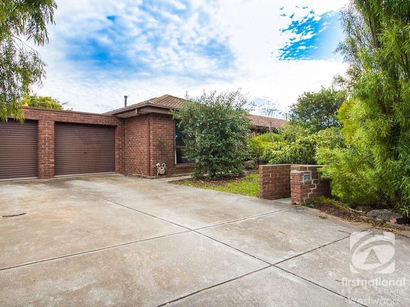 2/1 Mitta Court, Werribee VIC 3030