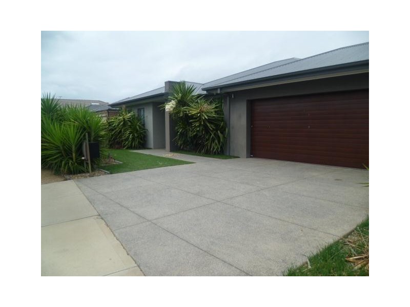 27 Tarango Drive, Point Cook VIC 3030