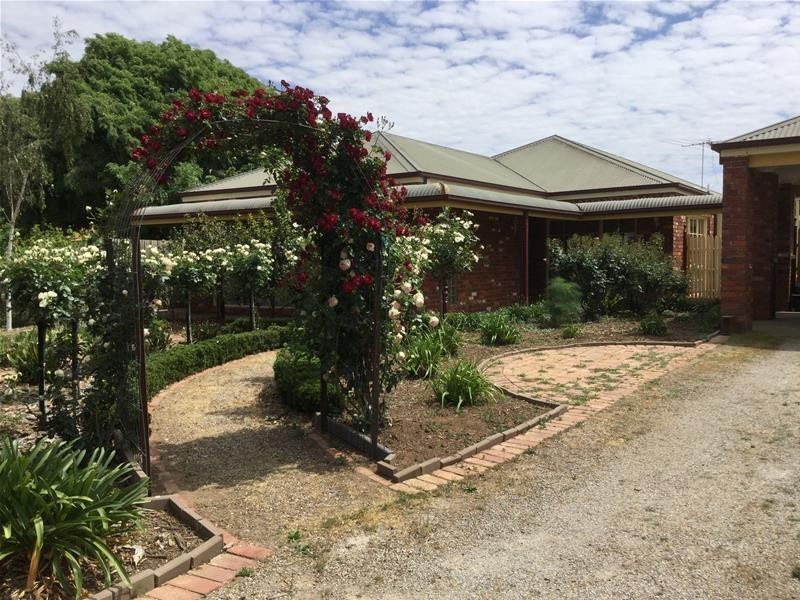 6 Calvo Court, Werribee VIC 3030