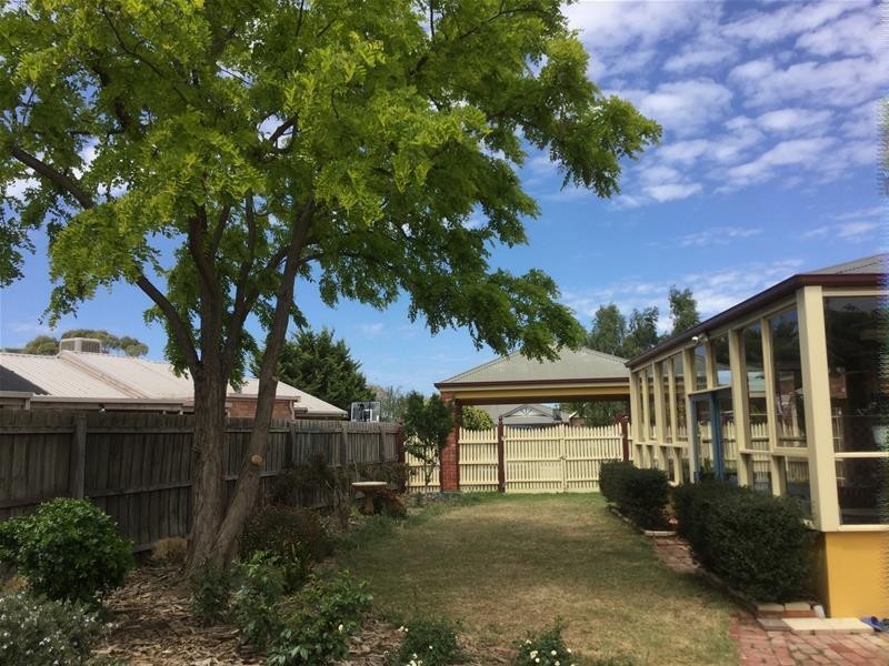 6 Calvo Court, Werribee VIC 3030