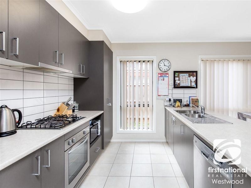 6 Gungurra Grove, Wyndham Vale VIC 3024