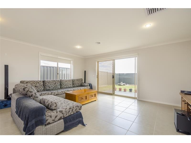 15 Romek Way, Truganina VIC 3029