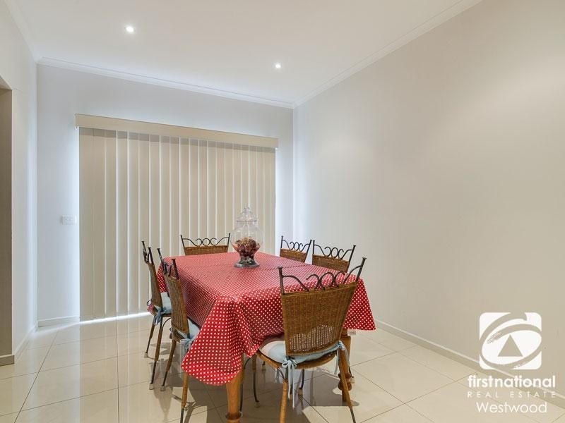 1/11 Rutman Close, Werribee VIC 3030