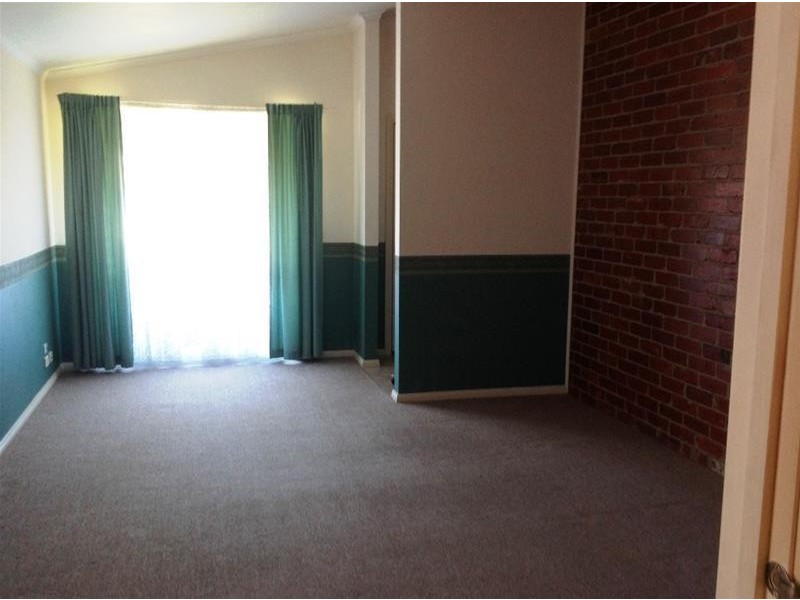 1/266 Greaves Street, Werribee VIC 3030