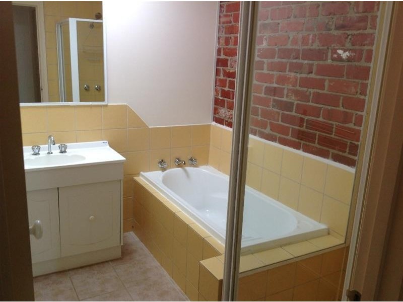 1/266 Greaves Street, Werribee VIC 3030